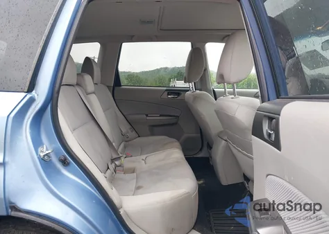 2011 Subaru Forester 2.5X Premium z USA, uszkodzony, nr VIN JF2SHADC6BH755106